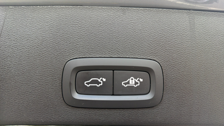 Volvo Xc40 1.5 T4 Recharge PHEV Plus Dark 5dr Auto Estate